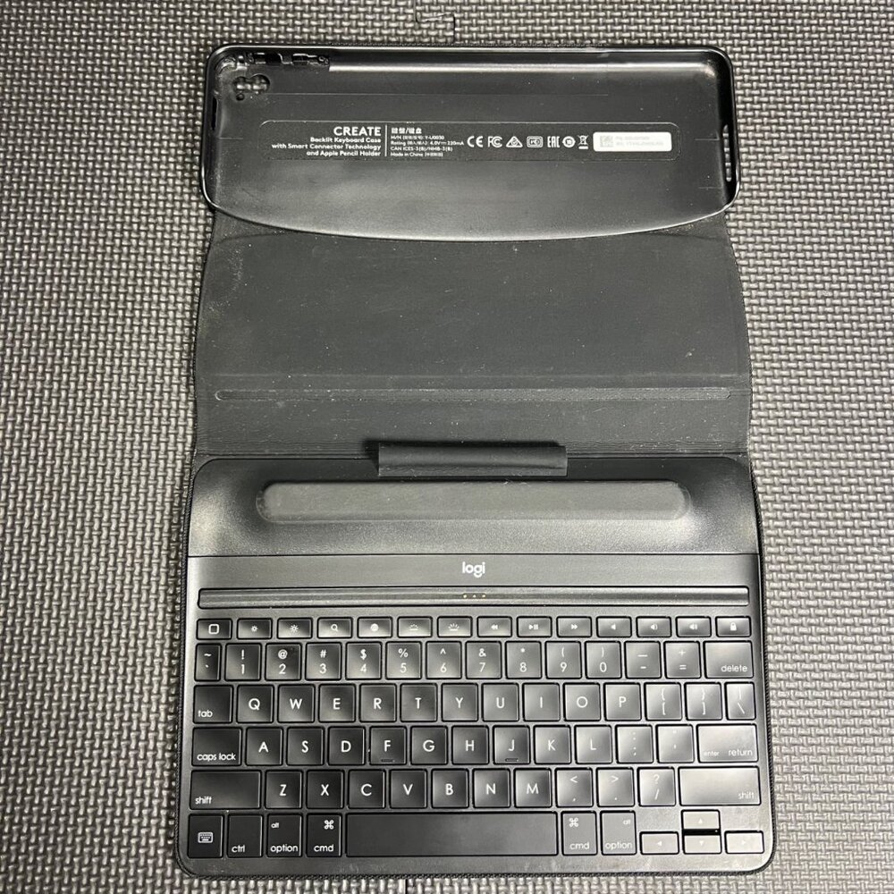 Logitech Create Backlit Keyboard Case With Smart Connector & Apple Pencil Holder
